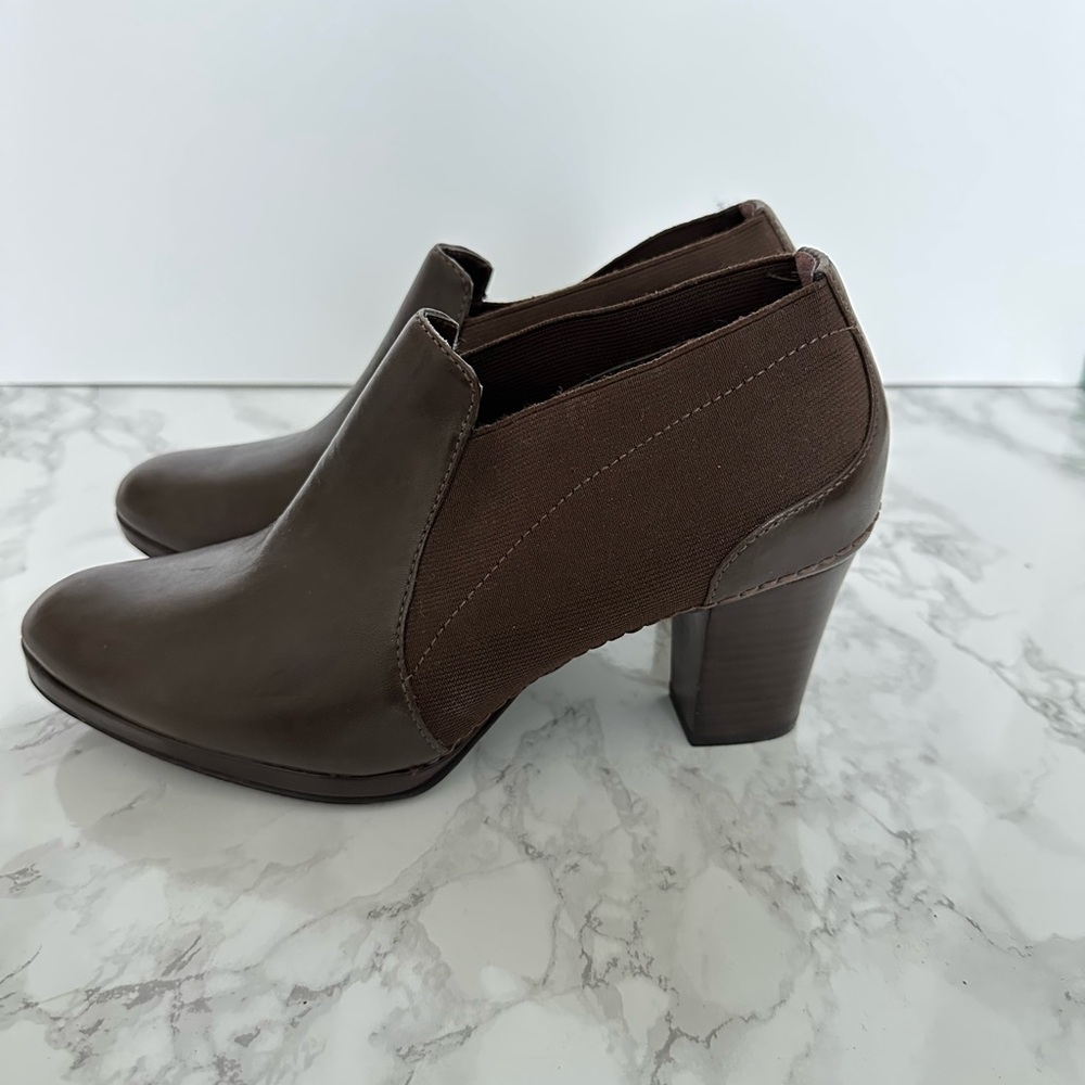 Women’s Report Brown boots